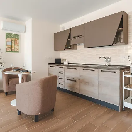 Διαμέρισμα Jr Premium - Terrace - Wi-fi - Public Parking Τεργέστη